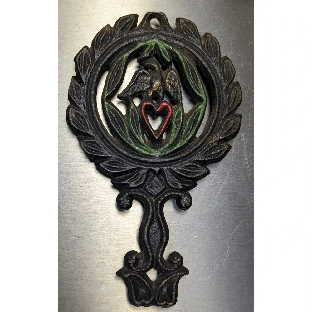 Wilton colonial trivets